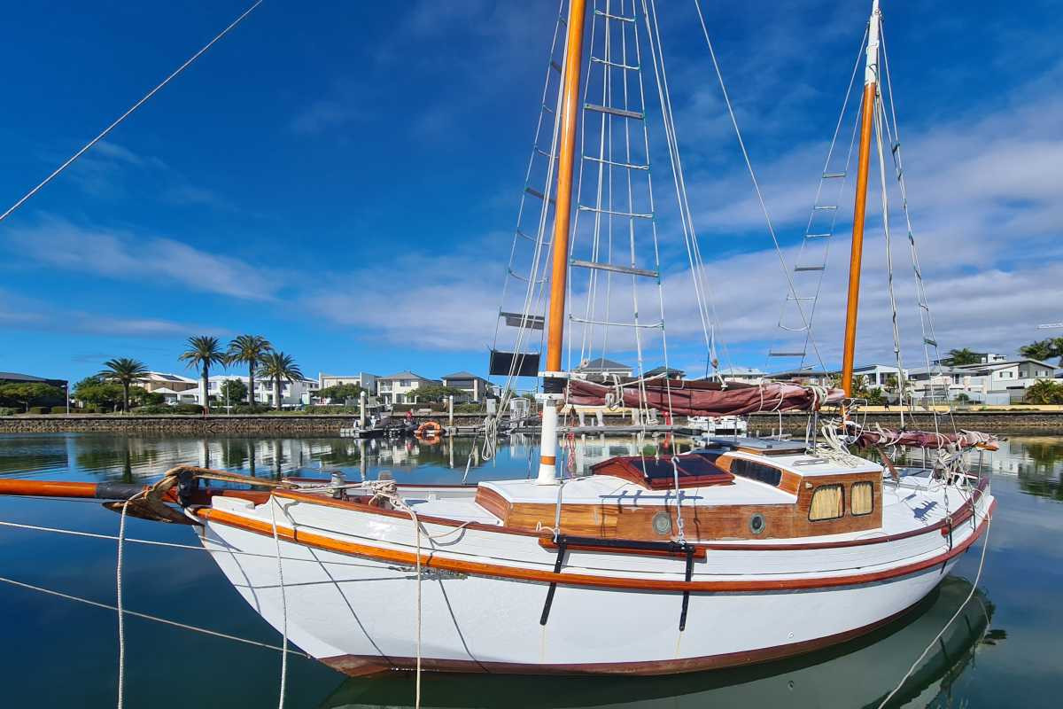 Cruising Yacht 33 Ketch