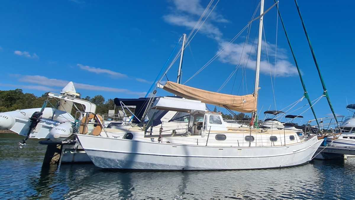 Bruce Roberts Spray 33 Yacht for Sale Gold Coast