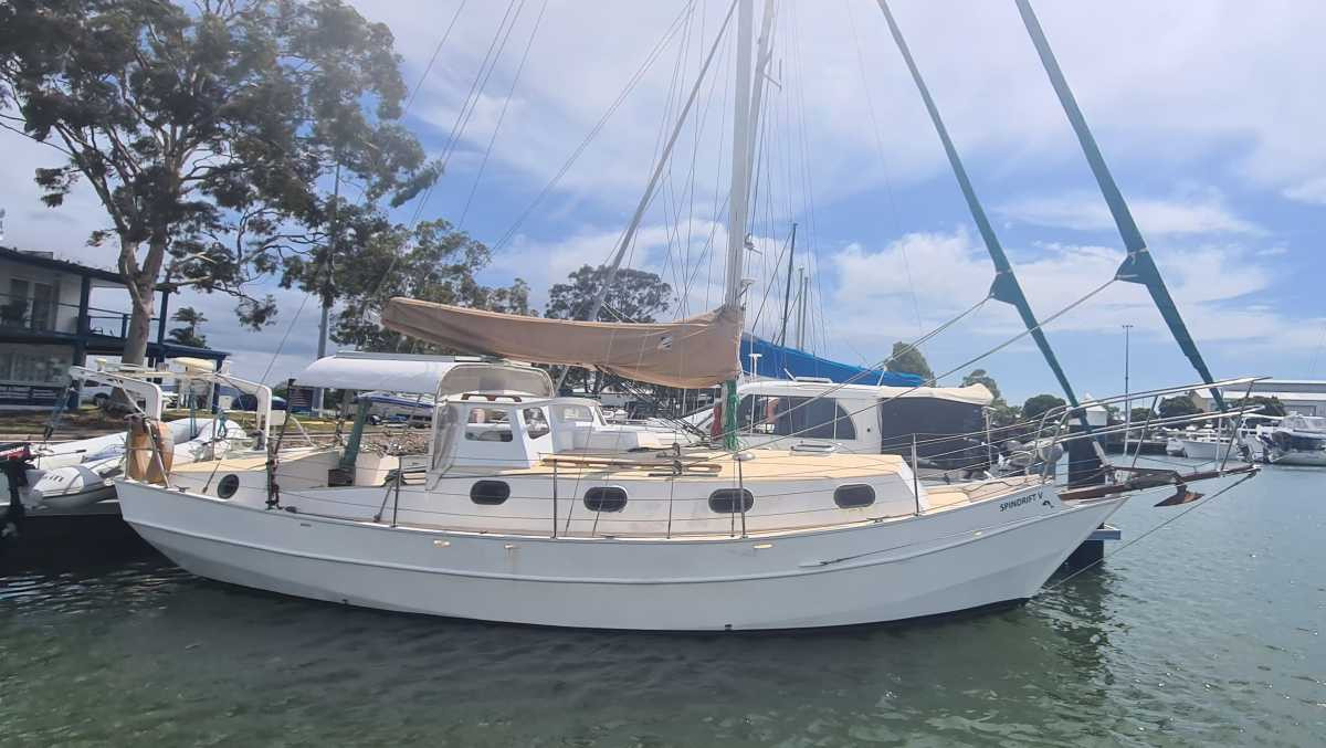 Bruce Roberts Spray 33 Yacht for Sale Gold Coast