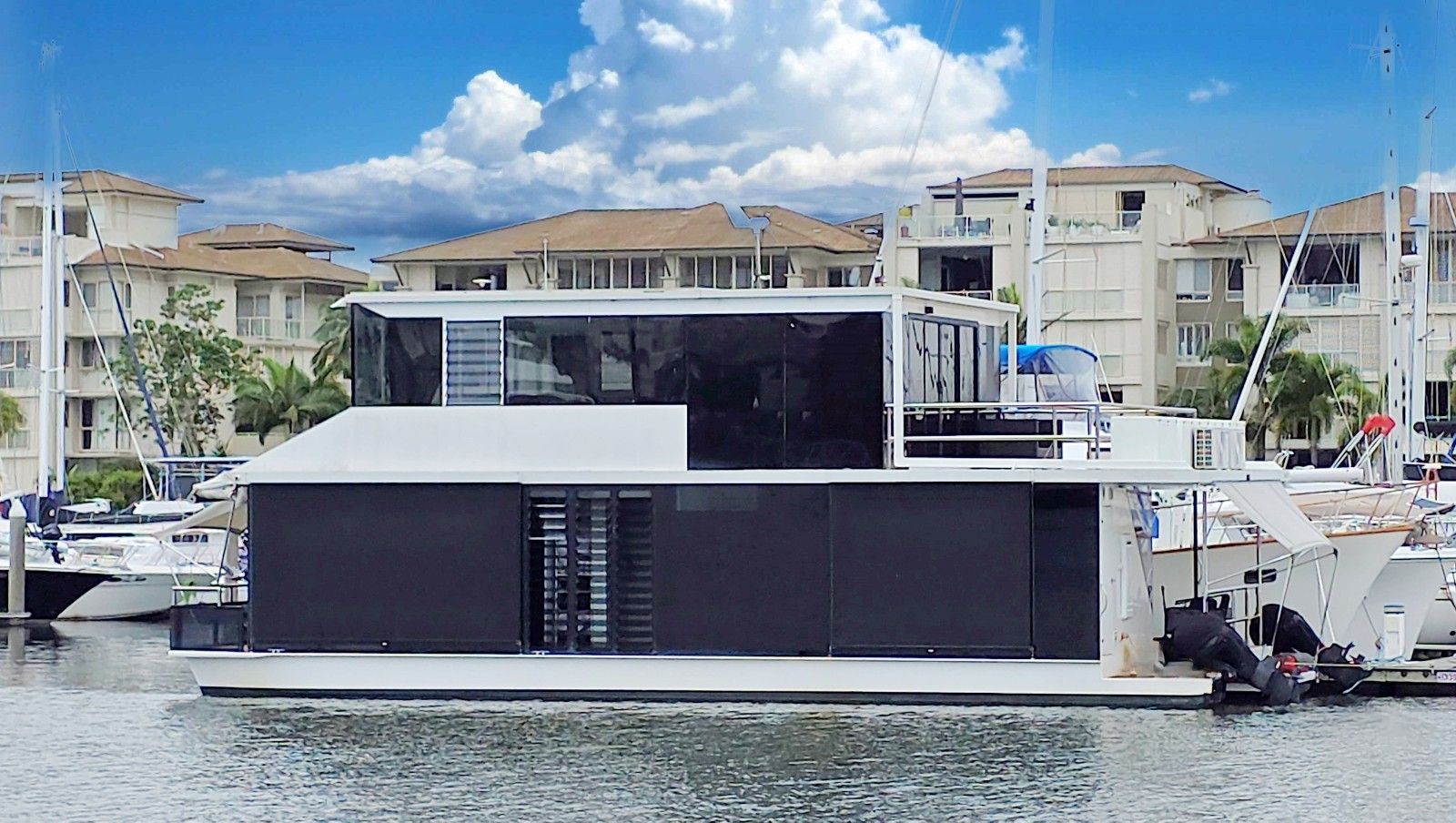 Havana 45 Houseboat