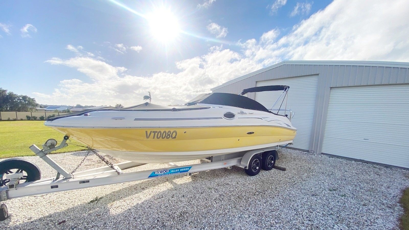 Sea Ray 240 Sundeck
